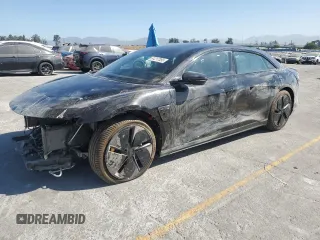 2024 Lucid Air Touring z VIN 50EA1TEAXRA005987, wystawiony jako Copart lot #61217355 z przebiegiem Nie podano mil oraz Szkoda całkowita • Salvage title. Historia ofert i sprzedaży dostępna na DreamBid. Obrazek 1.