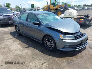 2016 Volkswagen Jetta Sport z VIN 3VWD17AJ9GM376294, wystawiony jako IAAI lot #42141450 z przebiegiem 139 030 mil mil oraz . Historia ofert i sprzedaży dostępna na DreamBid. Obrazek 1.