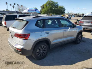 2023 Volkswagen Taos S z VIN 3VVCX7B22PM352537, wystawiony jako Copart lot #46912625 z przebiegiem 13 514 mil mil oraz Szkoda całkowita • Salvage title. Historia ofert i sprzedaży dostępna na DreamBid. Obrazek 3.
