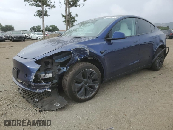 2024 Tesla Model Y with VIN 7SAYGDED3RF118546, listed as a Copart auction lot 56573375 with 4,760 mi miles and Salvage title. Bid and sale history available at DreamBid. Image 1.