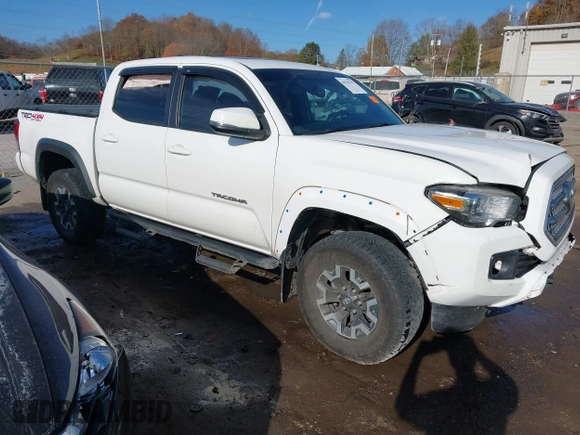 2017 Toyota Tacoma SR5 with VIN 3TMCZ5AN8HM063513, listed as a IAAI auction lot 40703177 with 42,323 mi miles and . Bid and sale history available at carsss.com. Image 1.