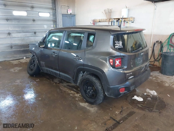 2019 Jeep Renegade Sport with VIN ZACNJBAB0KPK07349, listed as a IAAI auction lot 41618909 with 82,402 mi miles. Bid and sale history available at carsss.com. Image 3.