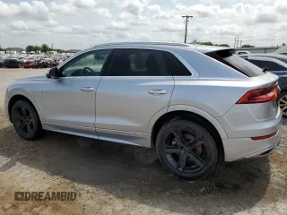 2021 Audi Q8 Premium z VIN WA1AVAF15MD020653, wystawiony jako Copart lot #55220895 z przebiegiem 68 826 mil mil oraz Tytuł czysty. Historia ofert i sprzedaży dostępna na DreamBid. Obrazek 2.