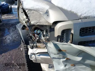 2005 Ford Excursion Limited с VIN 1FMNU43S85ED45734, выставлен на аукционе IAAI как лот 41414423 с пробегом 210 259 миль миль и . История ставок и продаж доступна на DreamBid. Изображение 10.