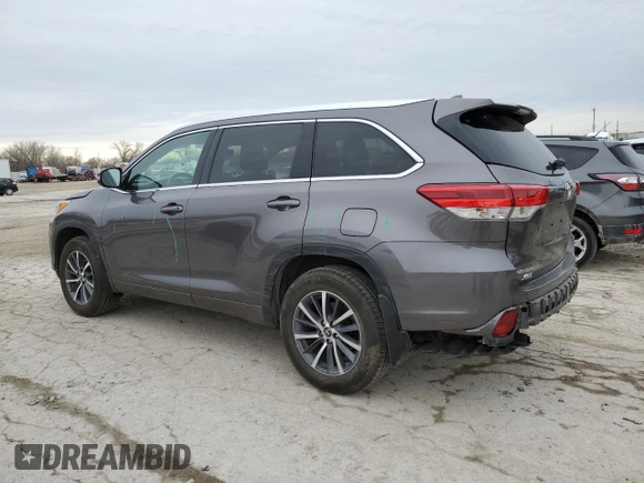 2018 Toyota Highlander SE with VIN 5TDJZRFH2JS497739, listed as a Copart auction lot 47561755 with 58,945 mi miles and Salvage title. Bid and sale history available at DreamBid. Image 2.