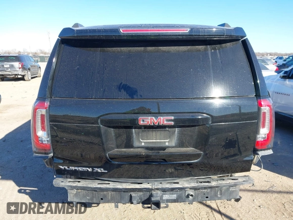 2019 GMC Yukon XL SLT with VIN 1GKS1GKC3KR380153, listed as a IAAI auction lot 41360225 with 152,304 mi miles. Bid and sale history available at carsss.com. Image 16.
