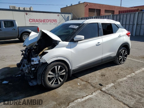 2020 Nissan Kicks SV z VIN 3N1CP5CV5LL545425, wystawiony jako Copart lot #52354285 z przebiegiem 52 245 mil mil oraz Szkoda całkowita • Salvage title. Historia ofert i sprzedaży dostępna na DreamBid. Obrazek 1.
