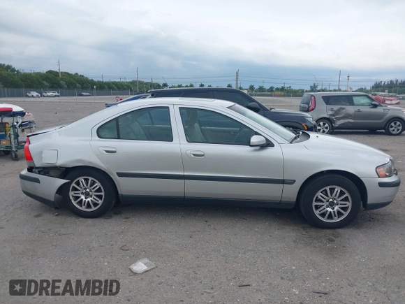 2004 Volvo S60 с VIN YV1RS61T842410353, выставлен на аукционе IAAI как лот 41880811 с пробегом 94 697 миль миль и . История ставок и продаж доступна на DreamBid. Изображение 13.