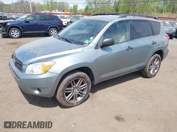 2008 Toyota RAV4 with VIN JTMBD33V285204545, listed as a IAAI auction lot 42128723 with 198,122 mi miles. Bid and sale history available at carsss.com. Image 2.
