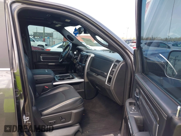 2018 Ram 2500 Limited z VIN 3C6UR5GL6JG213351, wystawiony jako IAAI lot #42109411 z przebiegiem 163 456 mil mil oraz . Historia ofert i sprzedaży dostępna na DreamBid. Obrazek 5.