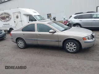 2001 Volvo S60 with VIN YV1RS61R012013431, listed as a IAAI auction lot 41193065 with 179,844 mi miles. Bid and sale history available at carsss.com. Image 13.