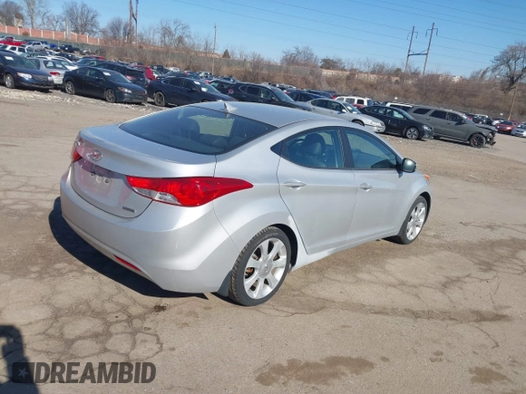 2013 Hyundai Elantra GLS z VIN KMHDH4AE5DU494992, wystawiony jako IAAI lot #41698877 z przebiegiem 56 324 mil mil oraz . Historia ofert i sprzedaży dostępna na DreamBid. Obrazek 4.
