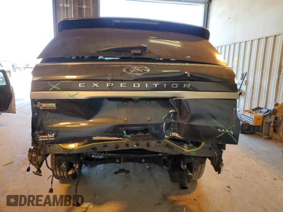 2024 Ford Expedition Max XLT with VIN 1FMJK1H80REA52884, listed as a Copart auction lot 42295015 with 17,469 mi miles and Salvage title. Bid and sale history available at DreamBid. Image 6.