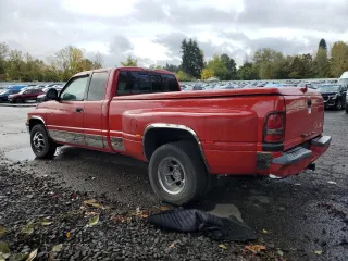 1998 Dodge 3500 with VIN 1B7MC33D2WJ134262, listed as a Copart auction lot 77394114 with 178,056 mi miles and Salvage Title. Bid and sale history available at carsss.com. Image 2.