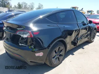 2024 Tesla Model Y с VIN 7SAYGDED2RF111670, выставлен на аукционе IAAI как лот 42321121 с пробегом 13 806 миль миль и . История ставок и продаж доступна на DreamBid. Изображение 4.