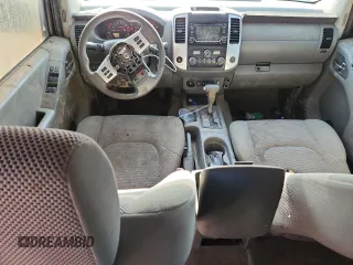 2015 Nissan Frontier SL z VIN 1N6AD0EV4FN702523, wystawiony jako Copart lot #64310095 z przebiegiem 146 012 mil mil oraz Czysty tytuł • Clean title. Historia ofert i sprzedaży dostępna na DreamBid. Obrazek 8.