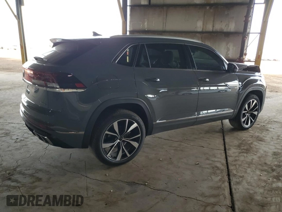 2024 Volkswagen Atlas SEL Premium R-Line with VIN 1V2FE2CA9RC249533, listed as a Copart auction lot 46794585 with 2,131 mi miles and Salvage title. Bid and sale history available at DreamBid. Image 3.