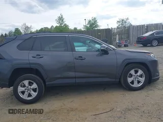 2019 Toyota RAV4 XLE with VIN 2T3P1RFV9KW042278, listed as a IAAI auction lot 42062800 with 62,979 mi miles and . Bid and sale history available at DreamBid. Image 13.