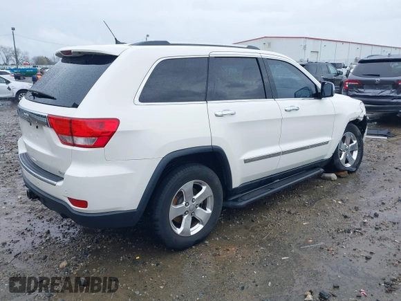 2012 Jeep Grand Cherokee Limited with VIN 1C4RJEBG7CC270910, listed as a IAAI auction lot 41761760 with 124,785 mi miles. Bid and sale history available at carsss.com. Image 4.