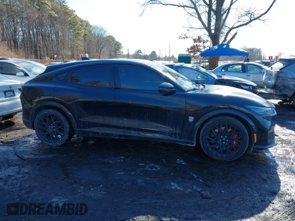 2023 Ford Mustang Mach-E GT z VIN 3FMTK4SX5PMA24192, wystawiony jako IAAI lot #41431780 z przebiegiem 10 394 mil mil oraz . Historia ofert i sprzedaży dostępna na DreamBid. Obrazek 13.