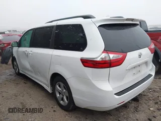 2018 Toyota Sienna LE Auto Access Seat with VIN 5TDKZ3DC6JS928592, listed as a IAAI auction lot 41421831 with 112,390 mi miles. Bid and sale history available at carsss.com. Image 3.