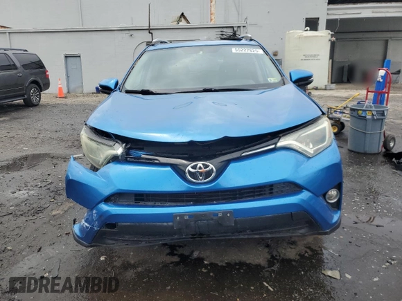 2016 Toyota RAV4 XLE z VIN 2T3RFREV8GW526994, wystawiony jako Copart lot #55227825 z przebiegiem 71 178 mil mil oraz Szkoda całkowita • Salvage title. Historia ofert i sprzedaży dostępna na DreamBid. Obrazek 5.