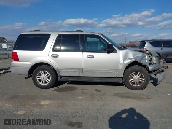2003 Ford Expedition Special Service with VIN 1FMPU15L53LC50263, listed as a IAAI auction lot 41408415 with 124,891 mi miles. Bid and sale history available at carsss.com. Image 13.