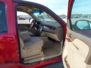 2013 GMC Yukon SLE with VIN 1GKS1AE07DR309832, listed as a IAAI auction lot 41014906 with 203,346 mi miles. Bid and sale history available at carsss.com. Image 5.