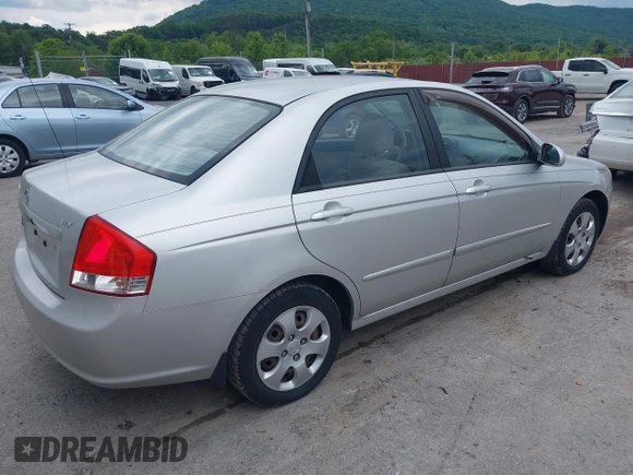 2009 Kia Spectra EX z VIN KNAFE222795660684, wystawiony jako IAAI lot #42385088 z przebiegiem 167 307 mil mil oraz . Historia ofert i sprzedaży dostępna na DreamBid. Obrazek 4.
