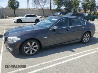 2011 BMW 5 Series 550i z VIN WBAFR9C5XBC618310, wystawiony jako Copart lot #49427835 z przebiegiem 84 936 mil mil oraz Szkoda całkowita • Salvage title. Historia ofert i sprzedaży dostępna na DreamBid. Obrazek 1.