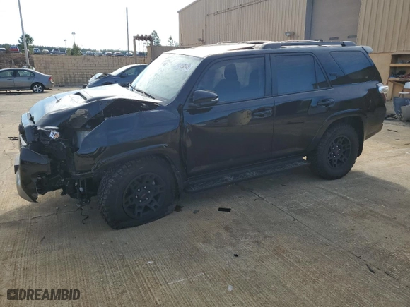 2020 Toyota 4Runner SR5 with VIN JTEBU5JR2L5784482, listed as a Copart auction lot 41490545 with 0 mi miles and Salvage Title. Bid and sale history available at carsss.com. Image 1.