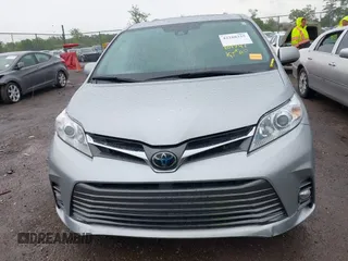 2019 Toyota Sienna XLE Auto Access Seat z VIN 5TDYZ3DC2KS018742, wystawiony jako IAAI lot #42288335 z przebiegiem 101 741 mil mil oraz . Historia ofert i sprzedaży dostępna na DreamBid. Obrazek 12.
