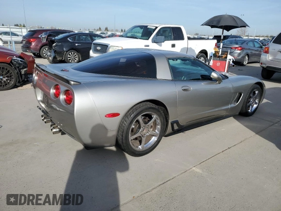 2001 Chevrolet Corvette with VIN 1G1YY22G015111856, listed as a Copart auction lot 48437635 with 118,603 mi miles and Clean Title. Bid and sale history available at carsss.com. Image 3.