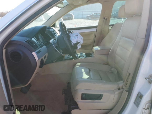 2009 Volkswagen Touareg VR6 с VIN WVGBE77L09D023864, выставлен на аукционе Copart как лот 83619984 с пробегом Не указан миль и Списание • Salvage title. История ставок и продаж доступна на DreamBid. Изображение 7.