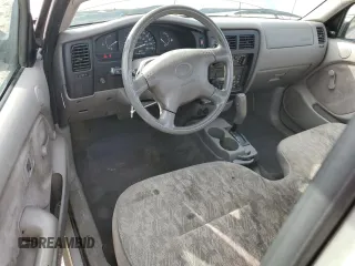 2004 Toyota Tacoma z VIN 5TENL42N34Z452222, wystawiony jako Copart lot #52334205 z przebiegiem 122 503 mil mil oraz Szkoda całkowita • Salvage title. Historia ofert i sprzedaży dostępna na DreamBid. Obrazek 8.