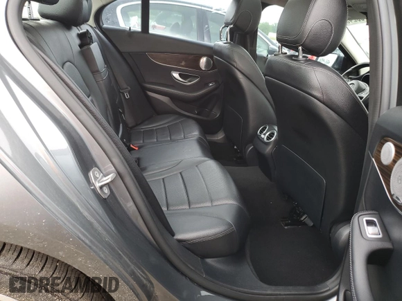 2018 Mercedes-Benz C 300 z VIN WDDWF4KB7JR350226, wystawiony jako Copart lot #61733245 z przebiegiem 74 870 mil mil oraz Szkoda całkowita • Salvage title. Historia ofert i sprzedaży dostępna na DreamBid. Obrazek 10.