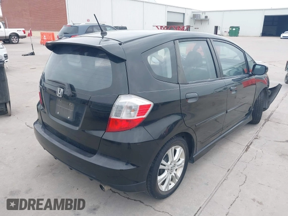 2010 Honda Fit Sport with VIN JHMGE8H42AC030959, listed as a IAAI auction lot 41908986 with 188,046 mi miles. Bid and sale history available at carsss.com. Image 4.