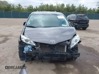 2015 Toyota Sienna XLE z VIN 5TDYK3DC4FS533607, wystawiony jako IAAI lot #42213096 z przebiegiem 197 590 mil mil oraz . Historia ofert i sprzedaży dostępna na DreamBid. Obrazek 13.