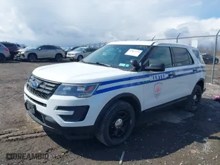 2017 Ford Police Interceptor Utility with VIN 1FM5K8AR8HGD25084, listed as a IAAI auction lot 41817119 with 44,990 mi miles. Bid and sale history available at carsss.com. Image 18.