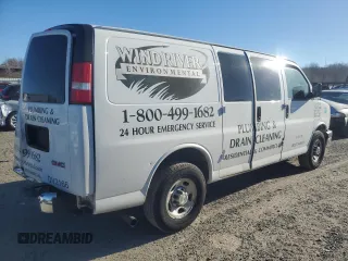 2016 GMC Savana Cargo Van with VIN 1GTW7AFFXG1272745, listed as a Copart auction lot 43841475 with 248,561 mi miles and Salvage Title. Bid and sale history available at carsss.com. Image 3.