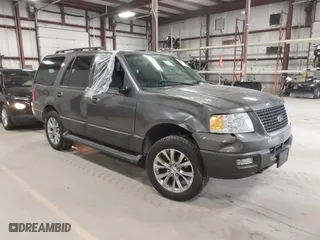 2005 Ford Expedition Special Service with VIN 1FMPU16555LA94194, listed as a IAAI auction lot 41705190 with 86,637 mi miles. Bid and sale history available at carsss.com. Image 1.
