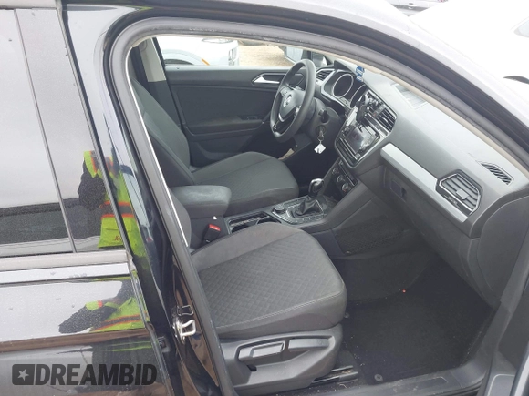 2018 Volkswagen Tiguan S with VIN 3VV0B7AX4JM098495, listed as a IAAI auction lot 41937757 with 179,168 mi miles and . Bid and sale history available at DreamBid. Image 5.