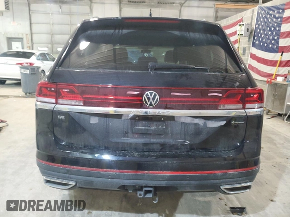 2024 Volkswagen Atlas SE with VIN 1V2HR2CA0RC598335, listed as a Copart auction lot 44820295 with 4,621 mi miles and Salvage title. Bid and sale history available at DreamBid. Image 6.