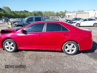 2012 Toyota Camry L with VIN 4T1BF1FK9CU566124, listed as a IAAI auction lot 41984713 with 186,266 mi miles. Bid and sale history available at carsss.com. Image 14.