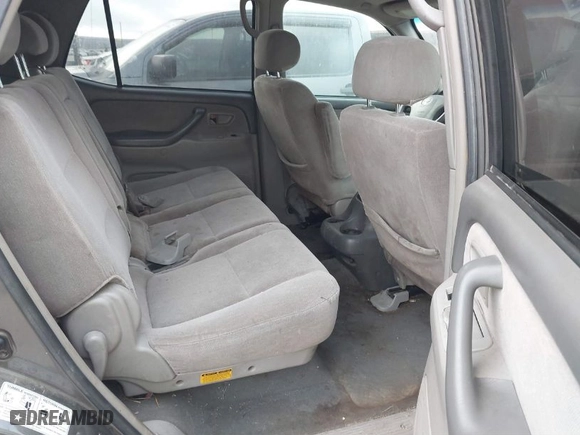 2004 Toyota Sequoia SR5 with VIN 5TDZT34A84S217320, listed as a IAAI auction lot 41472557 with 299,000 mi miles. Bid and sale history available at carsss.com. Image 8.