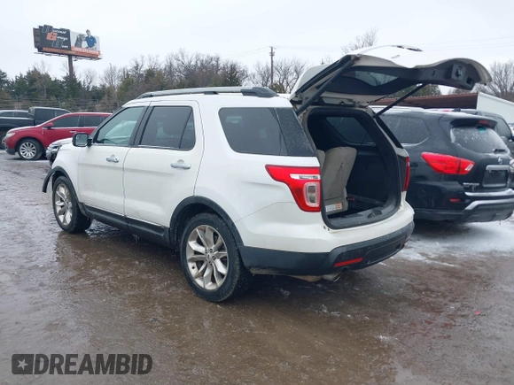 2013 Ford Explorer XLT with VIN 1FM5K7D86DGB38711, listed as a IAAI auction lot 41557401 with 142,162 mi miles and . Bid and sale history available at DreamBid. Image 3.