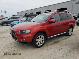 2013 Mitsubishi Outlander SE z VIN JA4JT3AW5DU019605, wystawiony jako Copart lot #57848965 z przebiegiem 156 084 mil mil oraz Czysty tytuł • Clean title. Historia ofert i sprzedaży dostępna na DreamBid. Obrazek 1.