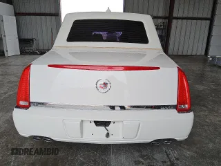 2009 Cadillac DTS Professional Limousine z VIN 1GEEK90Y49U550082, wystawiony jako Copart lot #44596105 z przebiegiem 53 866 mil mil oraz Czysty tytuł • Clean title. Historia ofert i sprzedaży dostępna na DreamBid. Obrazek 6.