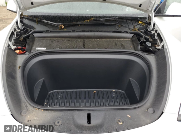 2022 Tesla Model Y Long Range z VIN 7SAYGDEE5NA016276, wystawiony jako Copart lot #55942355 z przebiegiem 14 085 mil mil oraz Szkody całkowita. Historia ofert i sprzedaży dostępna na DreamBid. Obrazek 11.