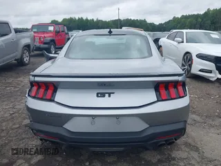 2024 Ford Mustang GT z VIN 1FA6P8CF2R5411281, wystawiony jako IAAI lot #42443350 z przebiegiem 16 946 mil mil oraz . Historia ofert i sprzedaży dostępna na DreamBid. Obrazek 17.